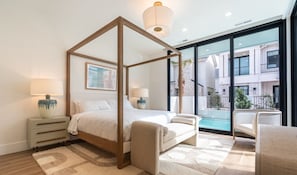 5 habitaciones, escritorio y tabla de planchar con plancha 