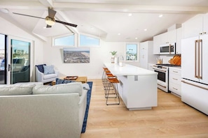 Fridge, microwave, oven, stovetop - 123 30th St B | New Chic Remodel w/ Rooftop Deck (Newport Beach)