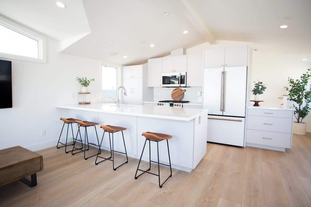 冰箱、微波炉、烤箱、炉灶