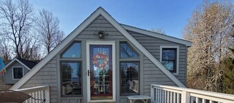 Charming Chalet with Cozy and Serene Lake Views