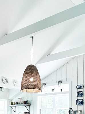 Interior - 1940s Fisherman’s Cottage close to beach. Right next to the Water Mill museum. (Water Mill)