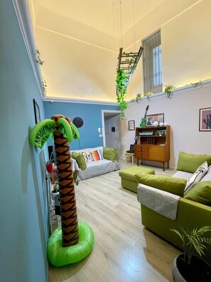 Nicht klassifiziertes Bild, 2 von 49, Schaltfläche