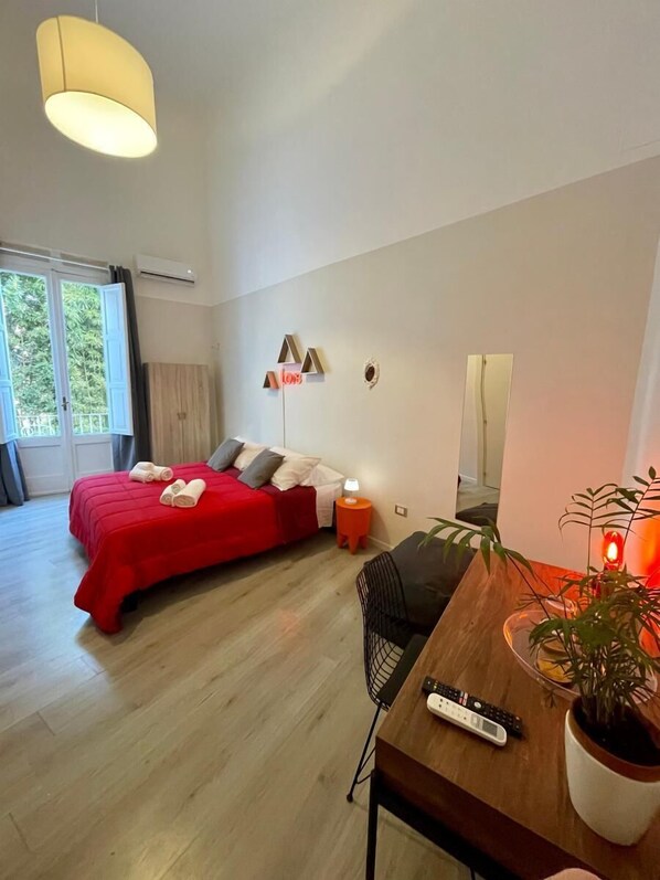 3 عدّة غرف نوم وواي فاي وملاءات أسرّة