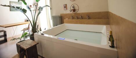 Hårtørrer, håndklæder