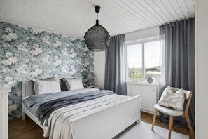 3 bedrooms, iron/ironing board, WiFi