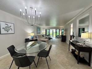 Interior - Subtle coastal charm 2bd/2bath condo (Sarasota)