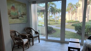 Interior - Beautiful Beachfront 1st Floor condo (Sarasota)