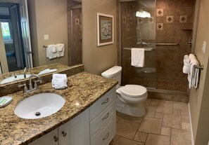 Towels - Beautiful Beachfront 1st Floor condo (Sarasota)