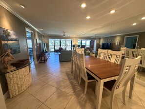 Interior - Coastal Chic 2 bed/ 2bath condo (Sarasota)