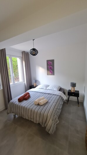 2 bedrooms, free WiFi, bed sheets - Appartement 3 pièces Au calme proche Centre Ville (Vence)