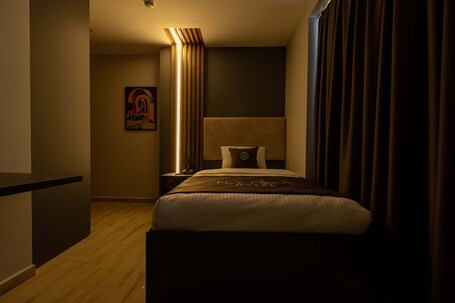 Fly Point Airport Hotel - Image 46