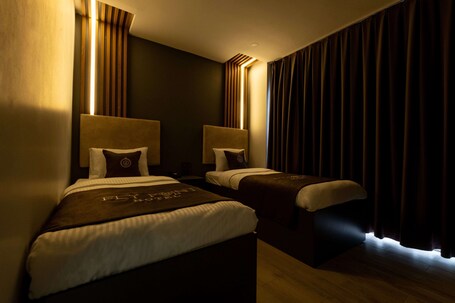 Fly Point Airport Hotel - Image 25