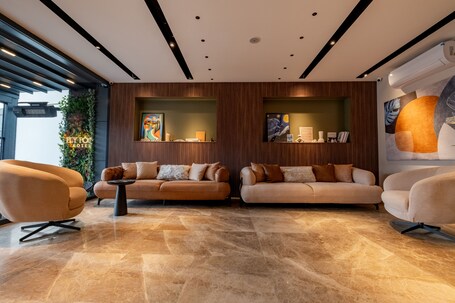 Fly Point Airport Hotel - Image 1