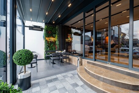 Fly Point Airport Hotel - Image 4