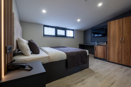 Fly Point Airport Hotel - Image 32