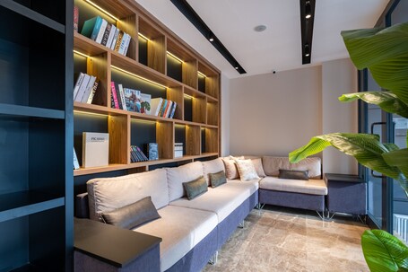 Fly Point Airport Hotel - Image 17