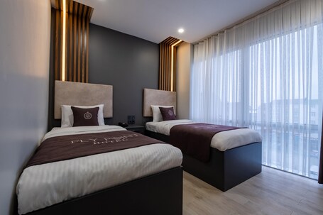 Fly Point Airport Hotel - Image 11