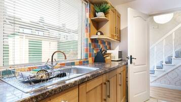 Kühlschrank, Mikrowelle, Ofen, Toaster