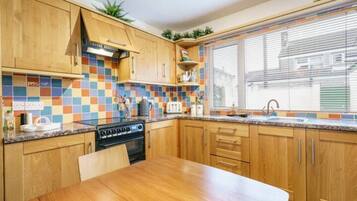 Kühlschrank, Mikrowelle, Ofen, Toaster