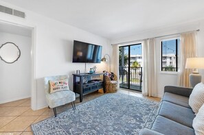 Smart TV, books - Family friendly, great amenities on the beach (Gulf Shores)
