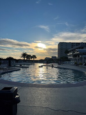 Indoor pool, outdoor pool - Family friendly, great amenities on the beach (Gulf Shores)