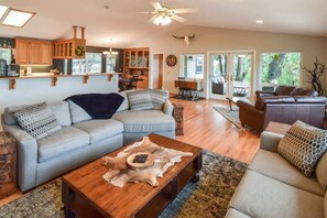 TV, fireplace, offices