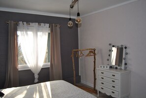 1 bedroom, soundproofing, iron/ironing board, WiFi