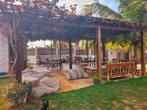 Outdoor dining - Hospedagem com Café da Manhã 📍 Barra Grande-pi 🚙 Estacionamento Gratuito (Cajueiro da Praia)