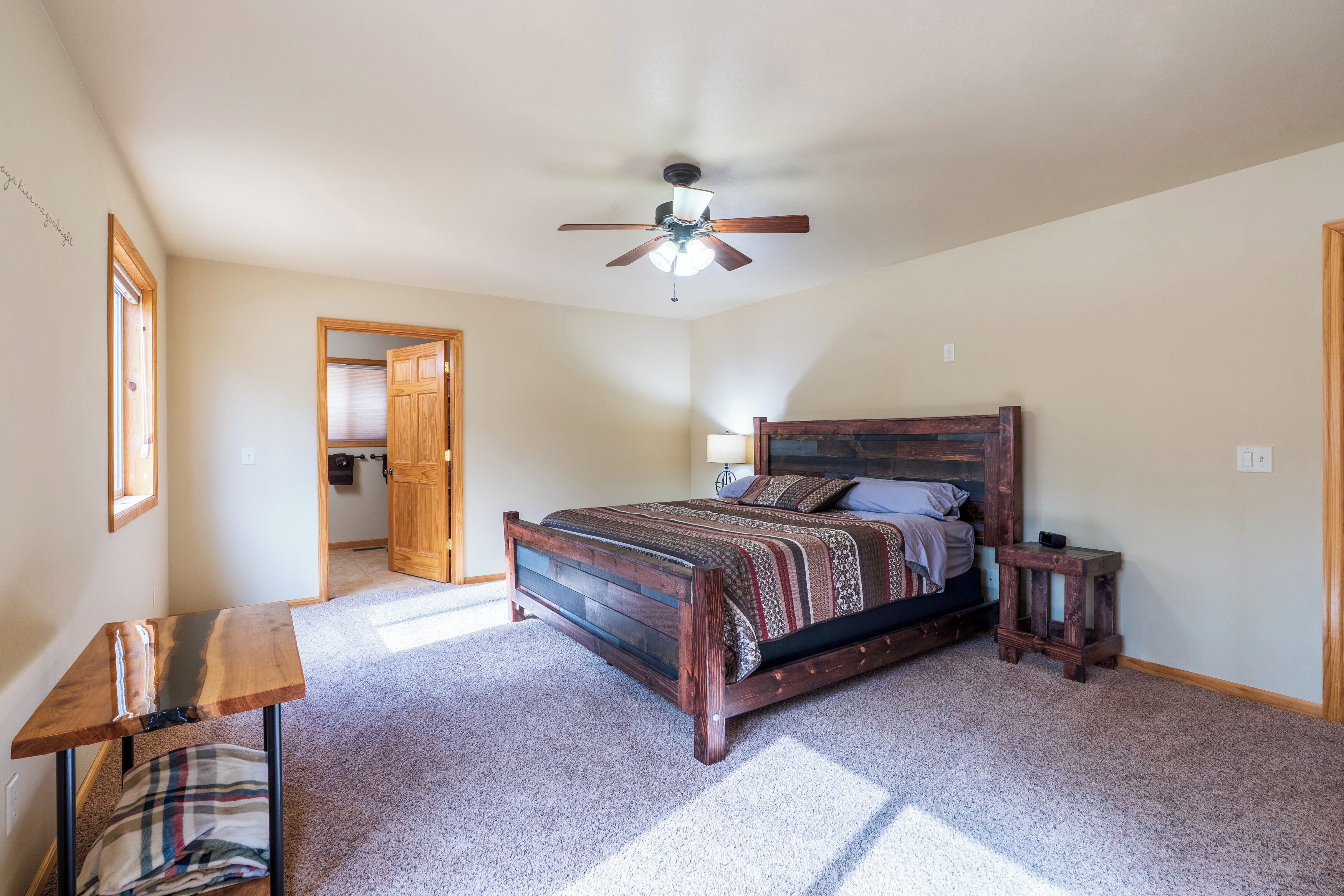 5 chambres, lit parapluie, Wi-Fi gratuit, draps fournis