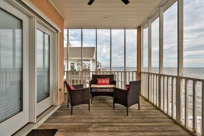 Property grounds - Sprawling oceanfront 5BR Beach House - Serenity by The Sea (Dauphin Island)