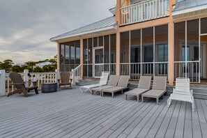 Terrace/patio - Sprawling oceanfront 5BR Beach House - Serenity by The Sea (Dauphin Island)