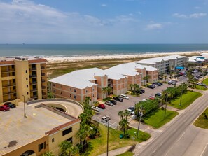 Exterior - 4 bedroom condo, 2 pools, Gulf View, boardwalk to beach! – Mother of Pearl (Dauphin Island)