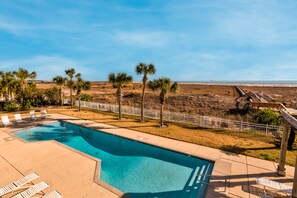 A heated pool - 4 bedroom condo, 2 pools, Gulf View, boardwalk to beach! – Mother of Pearl (Dauphin Island)