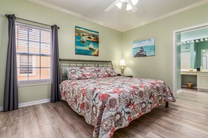 4 bedrooms, iron/ironing board, Internet, bed sheets