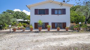 Exterior - Villa Mirasol with sea and panoramic view, ideal for 4 people with AC and WiFi (Sardegna)