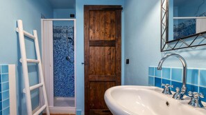Shower, hair dryer, bidet, towels - Villa Mirasol with sea and panoramic view, ideal for 4 people with AC and WiFi (Sardegna)