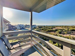 Property grounds - Lighthouse Point 15C | Ocean Views + Access to Pool! (Tybee Island)