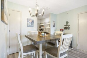 Dining - Family Friendly, Great View 3/2 perfect homebase for all things Branson! (Branson)
