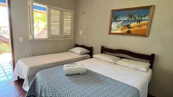 Basic Room | 6 bedrooms, desk, free WiFi, bed sheets