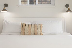 1 bedroom, iron/ironing board, free WiFi, bed sheets - 706 S Pacific Unit B · Steps From Beach, Panoramic Ocean Views, W Parking (Oceanside)