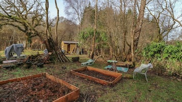 Cottage | Property grounds
