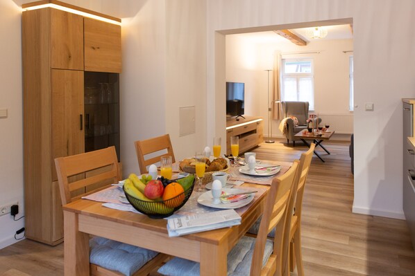 Dining - Sehr Hochwertige, Gemütliche Fewo in Idealer Innenstadtlage (Wernigerode)