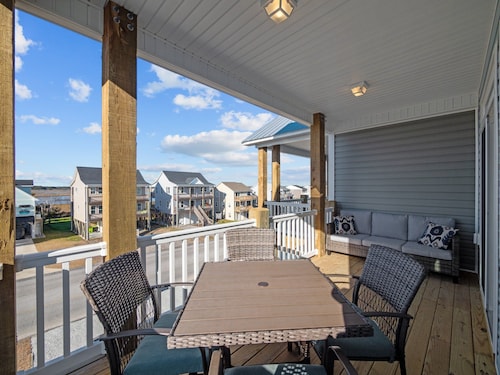 Brand New House at North Topsail Beach, North Carolina - Pet Friendly/Elevator