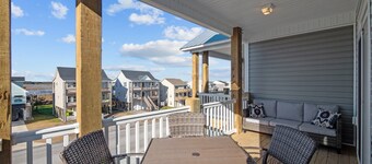 Brand New House at North Topsail Beach, North Carolina - Pet Friendly/Elevator