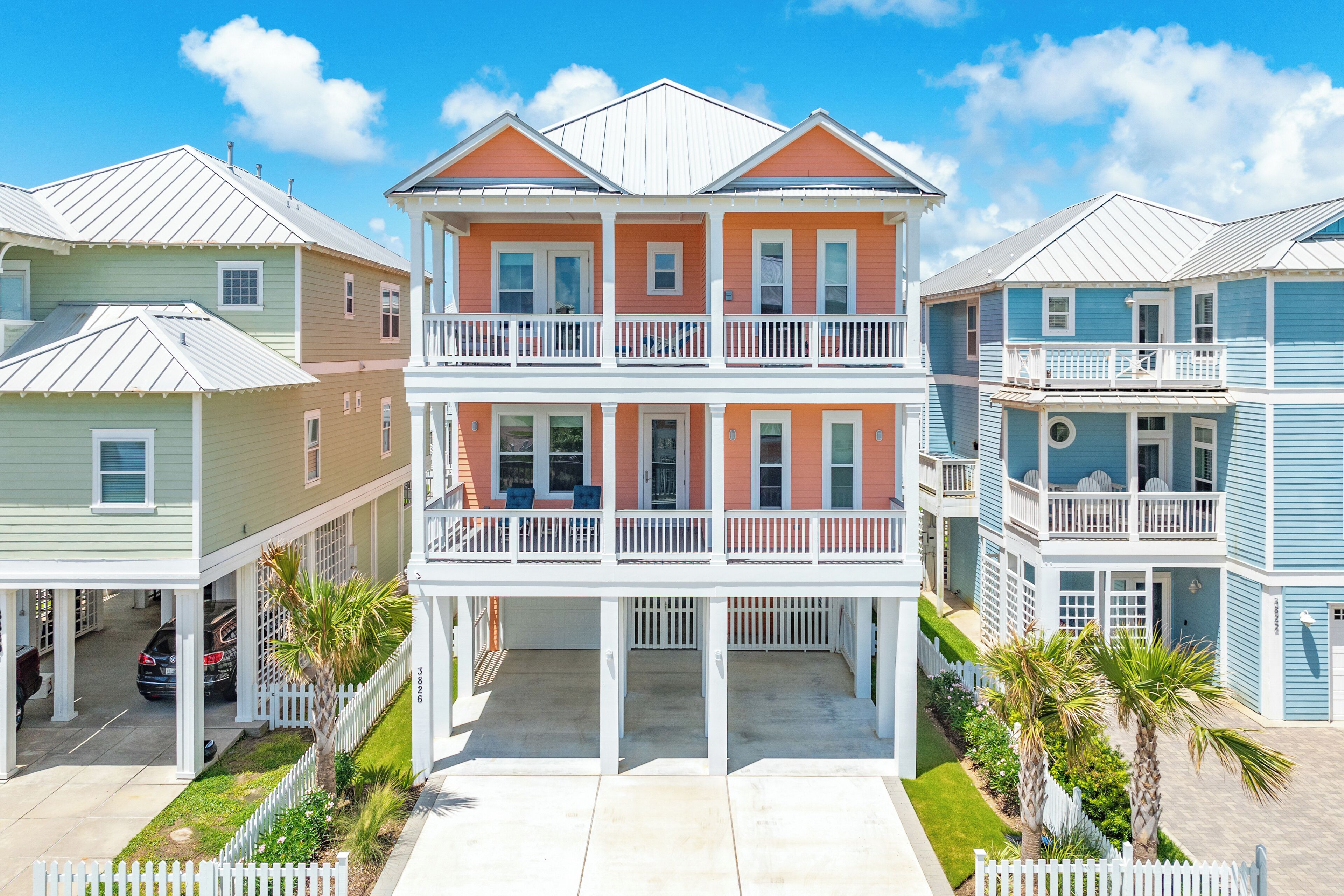 Designer interior, New Const, 4 Decks, Dog Friendly - The Blue Crab