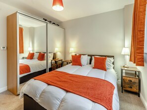 3 Schlafzimmer, kostenloses WLAN, Bettwäsche, Rollstuhlgeeignet