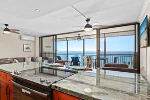 Interior - Ocean Front!  Kona Alii #402 (Kailua-Kona)