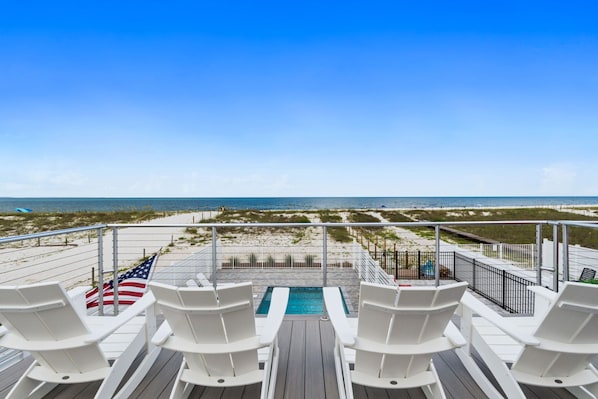 Property grounds - Pinkies Up: Stunning MB Home- 4BR, Beachfront, Pet Friendly, Amazing Views! (Mexico Beach)