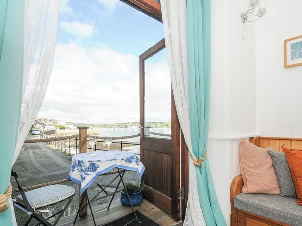 コテージ | 屋外ダイニングエリア