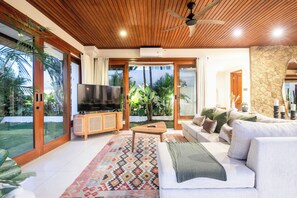 Villa (4 Bedrooms) | Exterior